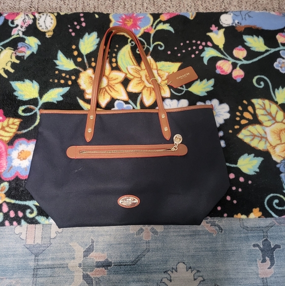 Coach shoulder medium size bag - Picture 1 of 10